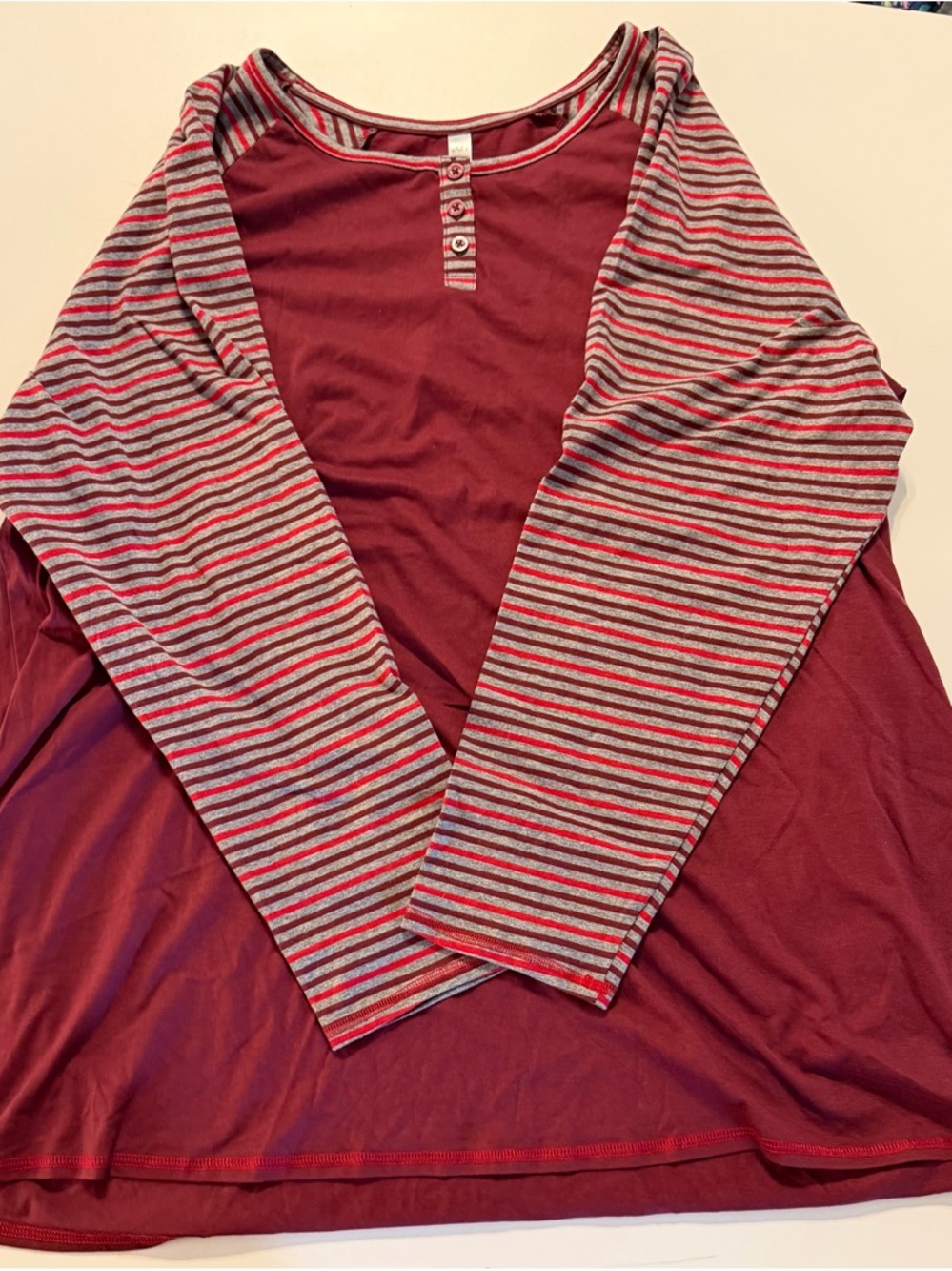 Cacique Maroon Sleep Henley with Gray and Red Trim size 22/24